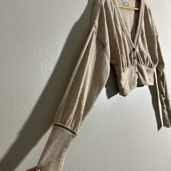 Urban Outfitters Cream Button-Up Cropped Cardigan - Picture 3 of 6